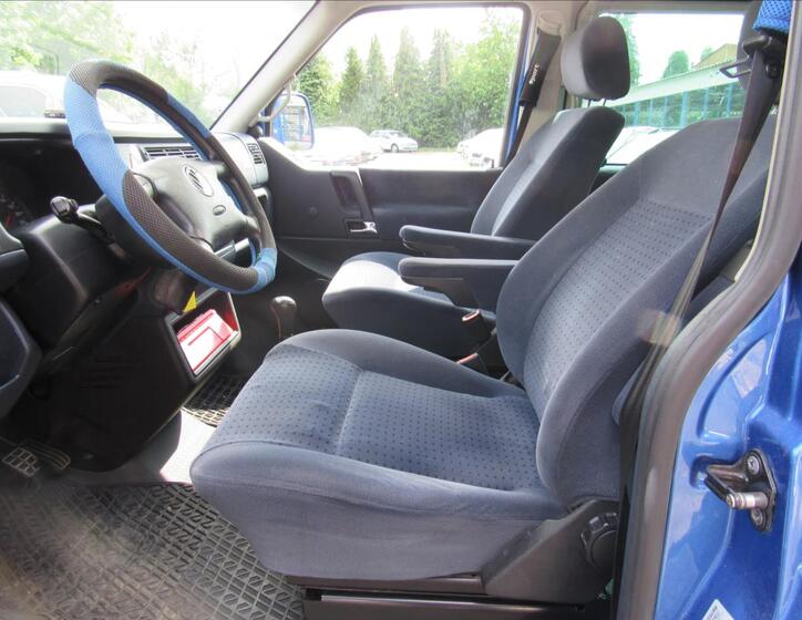 Volkswagen Caravelle 9