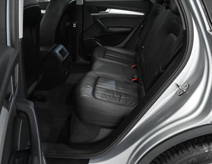 Audi Q5 10