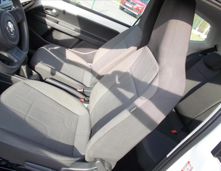 Volkswagen up! 13
