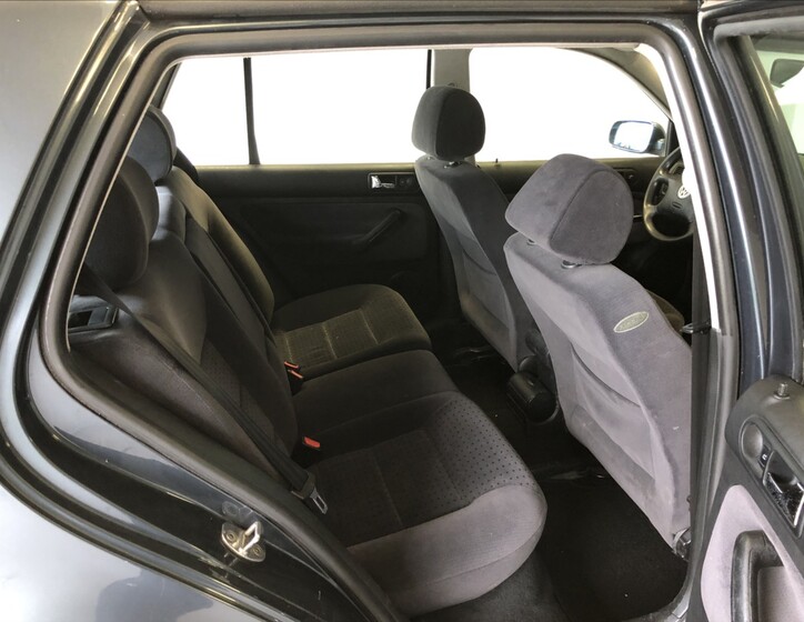 Volkswagen Golf 11