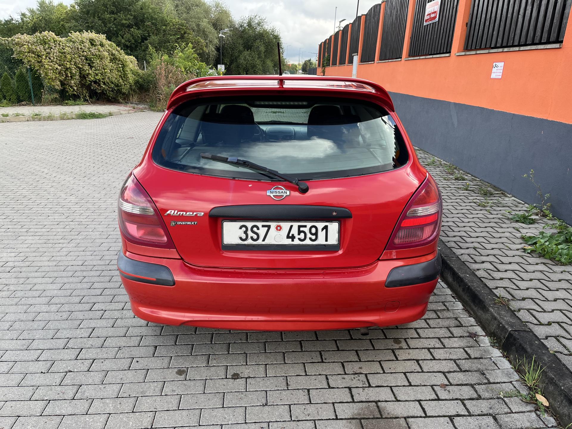Nissan Almera