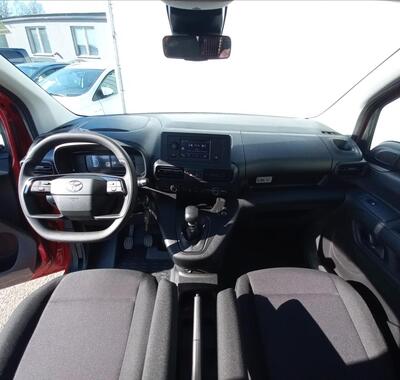 Toyota ProAce City 12