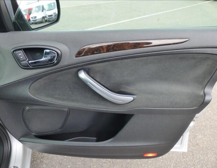 Ford Galaxy 43