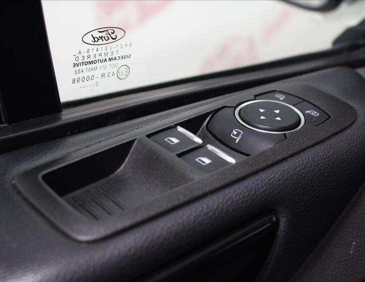 Ford Tourneo Custom 17