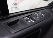Ford Tourneo Custom 17