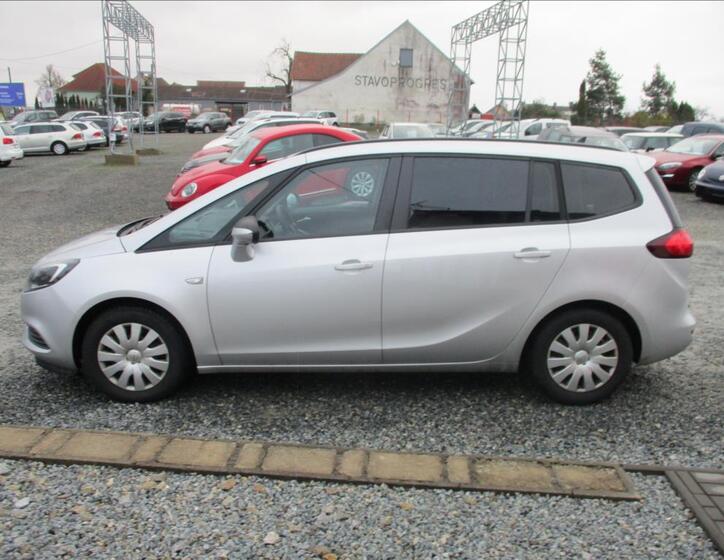 Opel Zafira 8