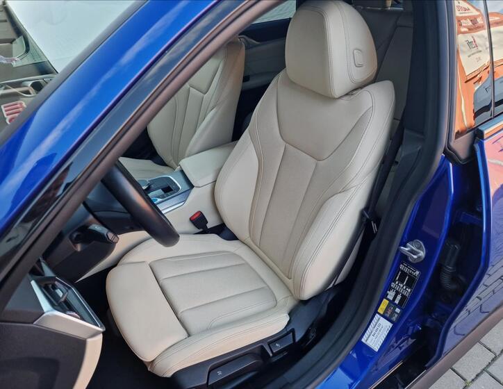 BMW i4 38