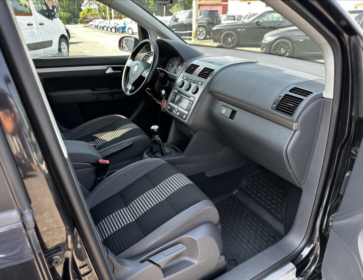 Volkswagen Touran 20