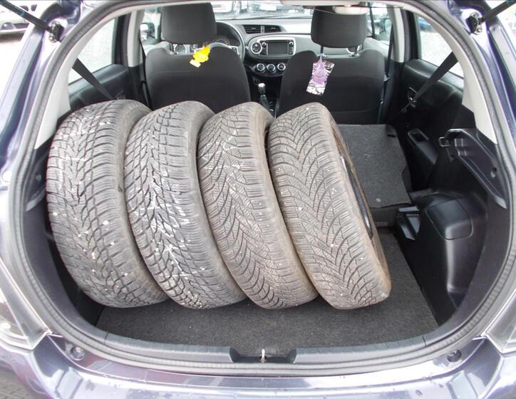 Toyota Yaris 12