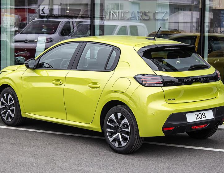 Peugeot 208 7