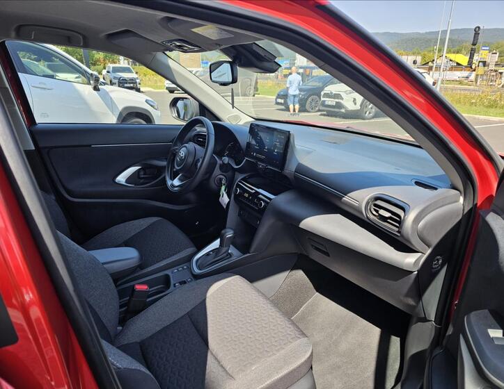 Toyota Yaris Cross 11