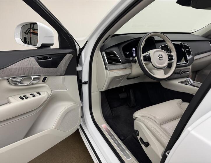 Volvo XC90 32