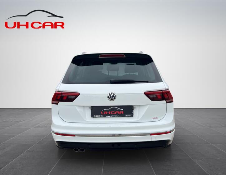Volkswagen Tiguan 8