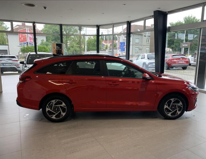 Hyundai i30 4
