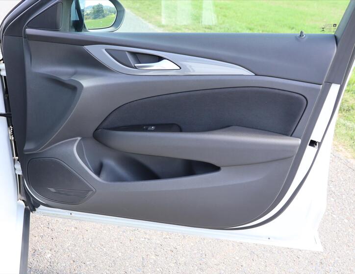 Opel Insignia 13