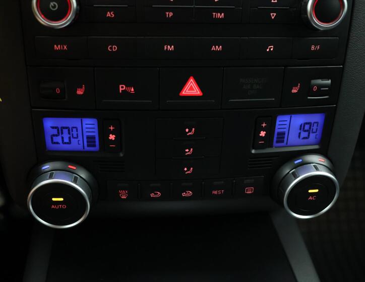 Volkswagen Touareg 25