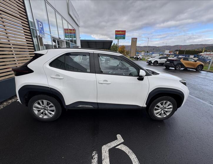 Toyota Yaris Cross 17