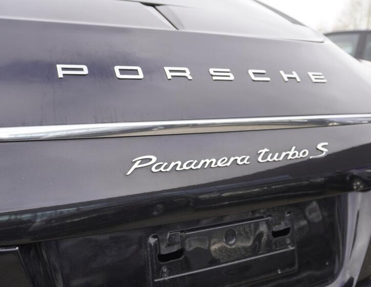 Porsche Panamera 16