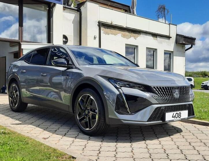 Peugeot 408 8