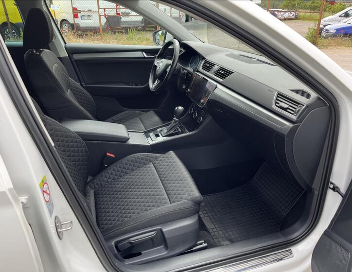 Škoda Superb 9