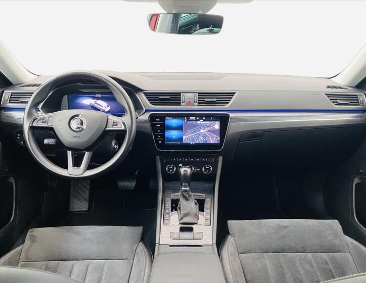 Škoda Superb 9