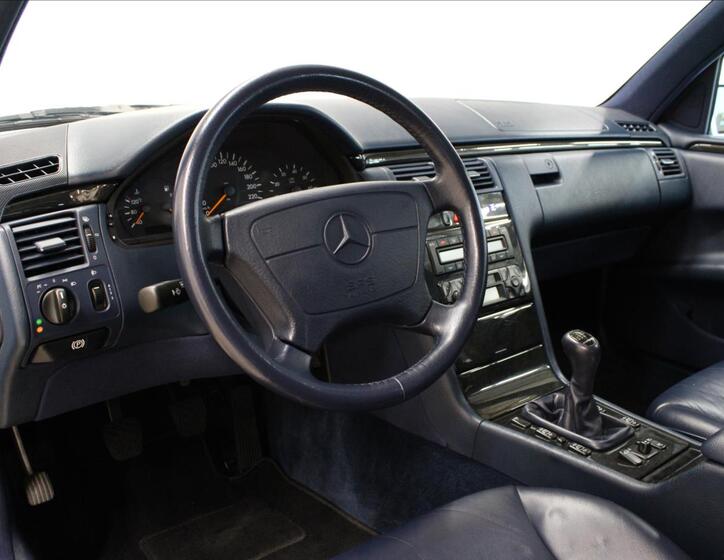 Mercedes-Benz Třídy E 11