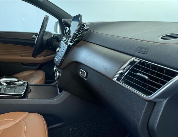 Mercedes-Benz GLE 16