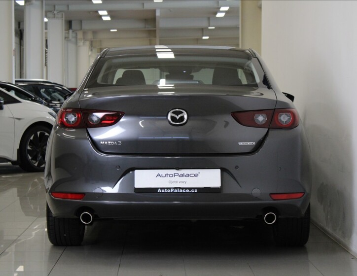 Mazda 3 4