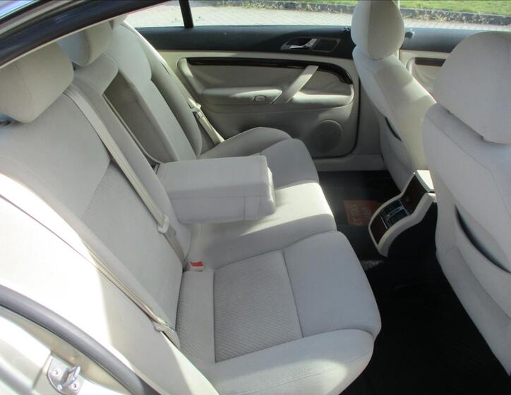 Škoda Superb 11