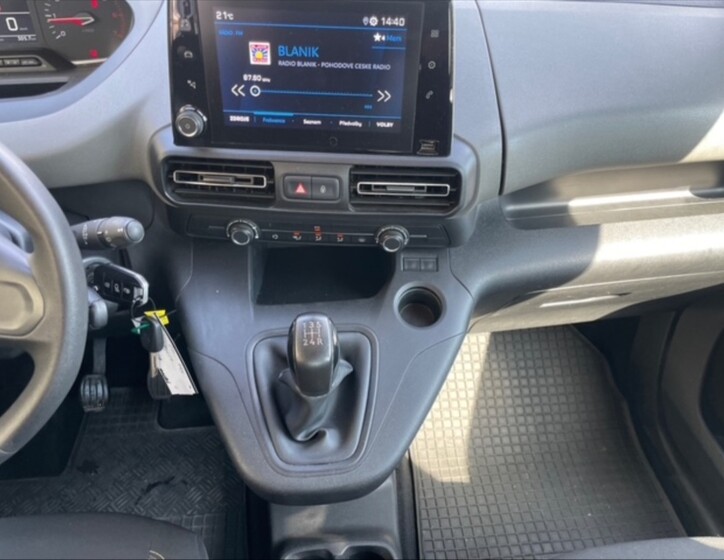 Peugeot Rifter 10
