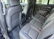 Land Rover Defender 14
