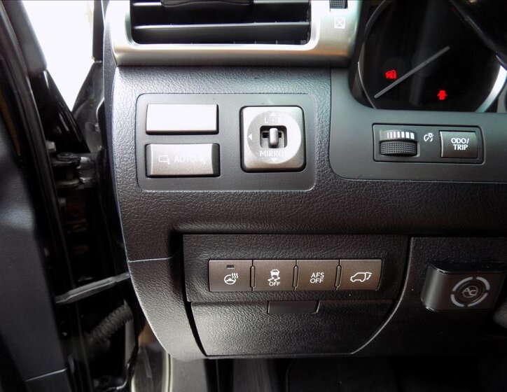 Lexus LX 570 24