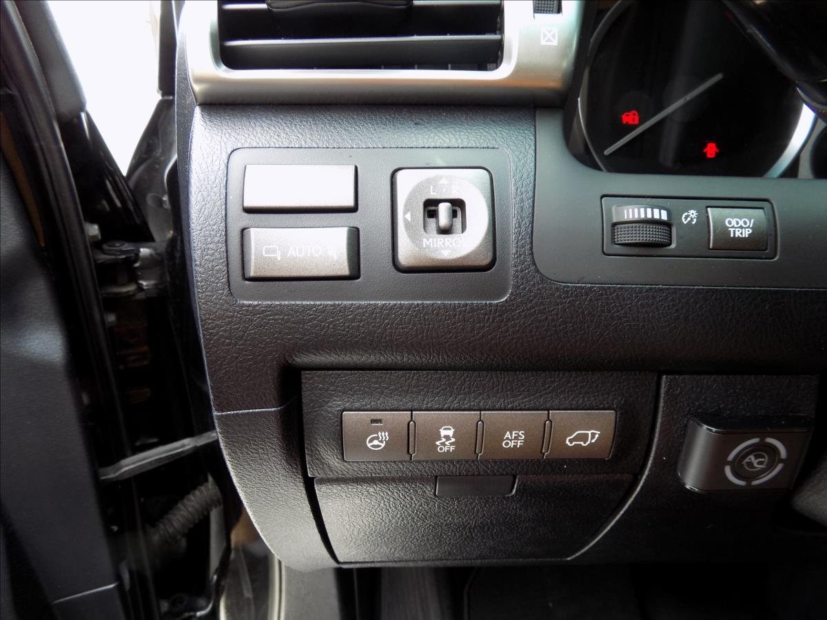 Lexus LX 570