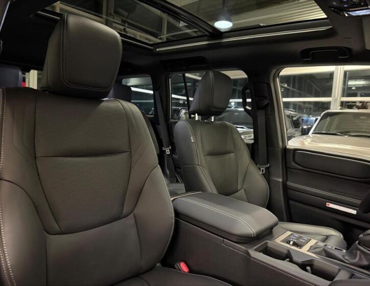 Toyota Land Cruiser 6