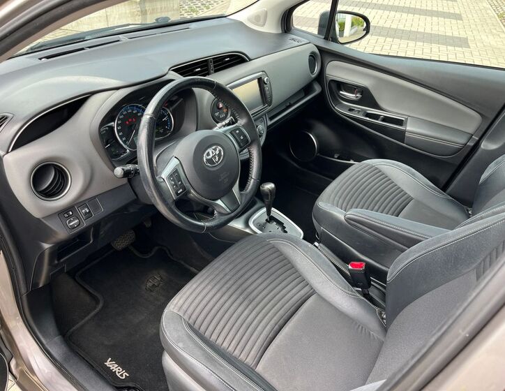 Toyota Yaris 14