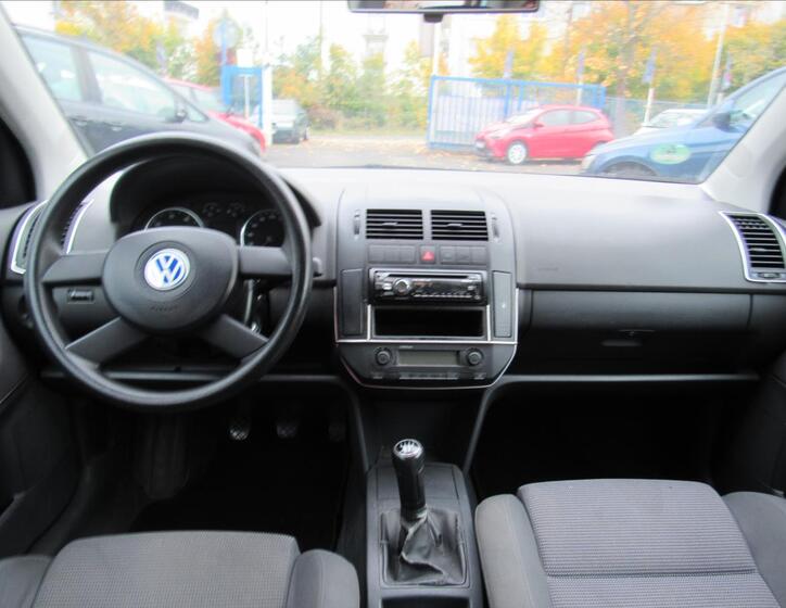 Volkswagen Polo 11