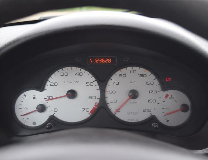 Peugeot 206 36