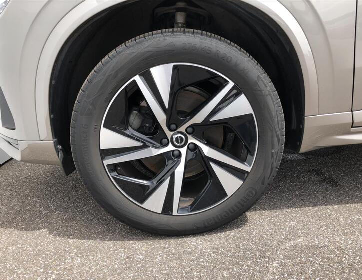 Volvo XC90 28
