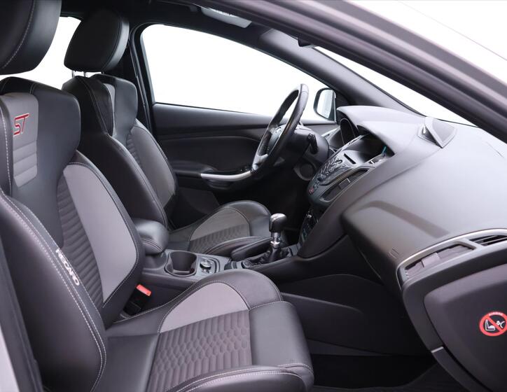 Ford Focus 14