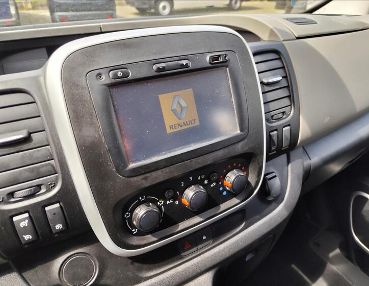 Renault Trafic 27