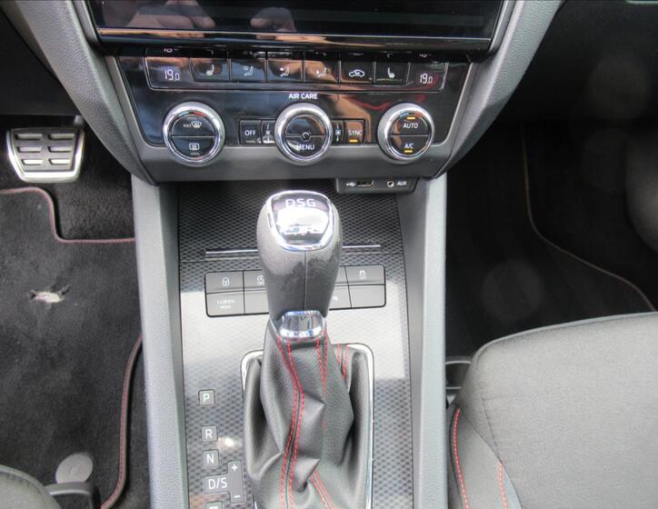 Škoda Octavia 16