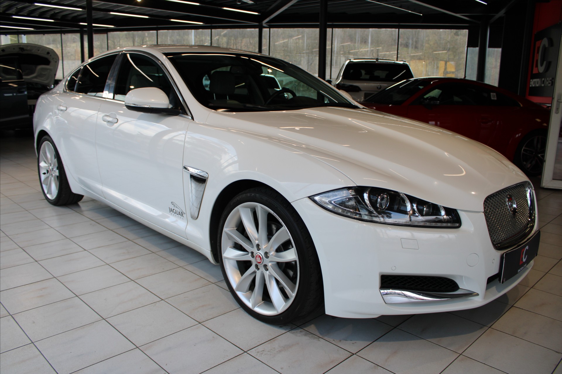 Jaguar XF