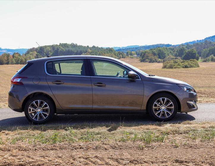 Peugeot 308 8