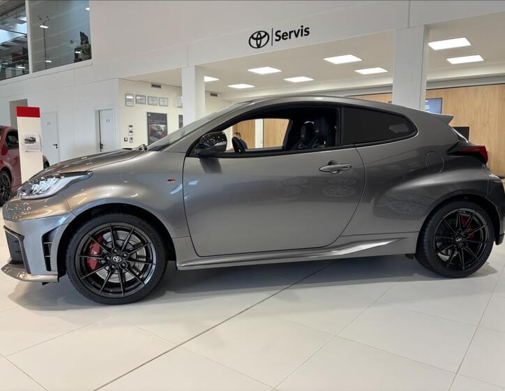 Toyota Yaris 4