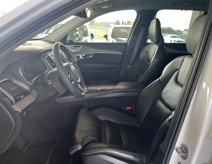 Volvo XC90 10