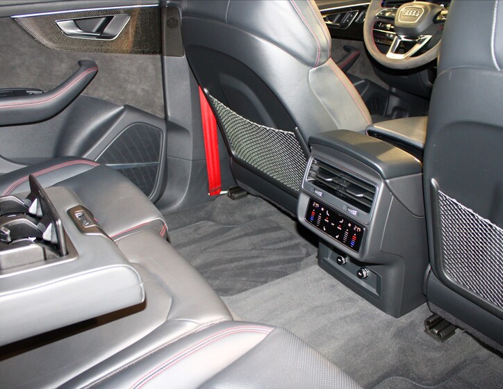 Audi SQ8 30