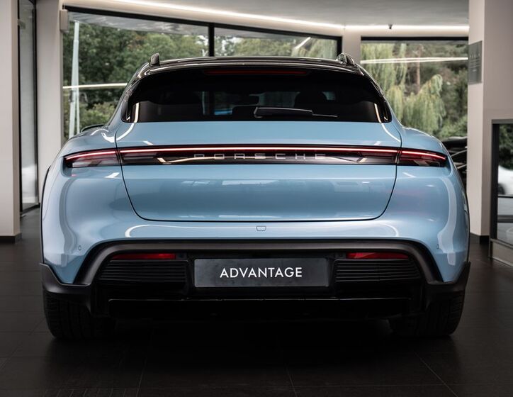 Porsche Taycan 3