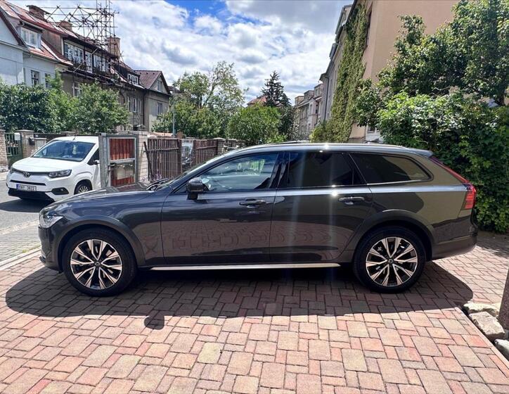 Volvo V90 5