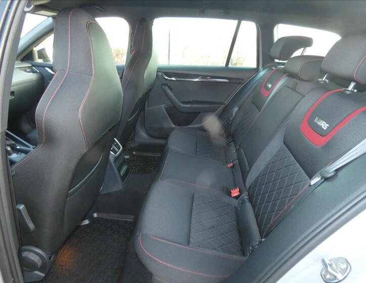 Škoda Octavia 12