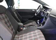 Volkswagen Golf 12